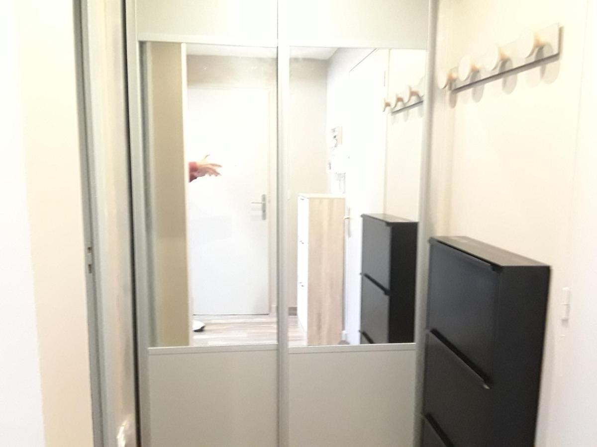 Suite con bañera de hidromasaje y cama grande